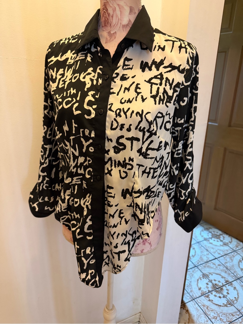 Live 4 Truth Black and White Abstract Print Blouse